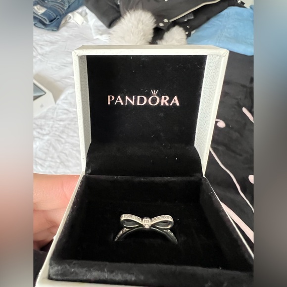 Bow shaped PANDORA ring!!! 💍 - Picture 2 of 4